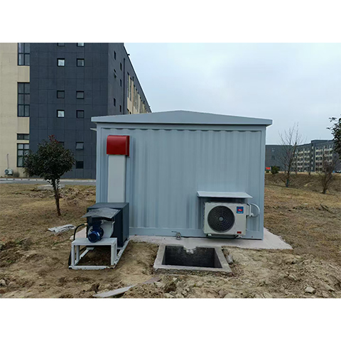 江苏某大型化工企业危险品存放防爆小屋现场安装试机合..